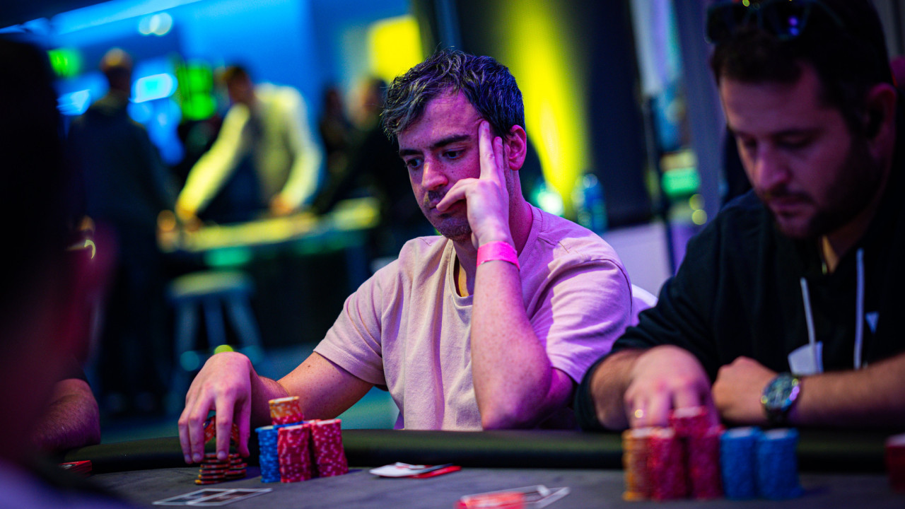 ¡Javier 'Javitxu6' Rodriguez se dobla en el Main Event!