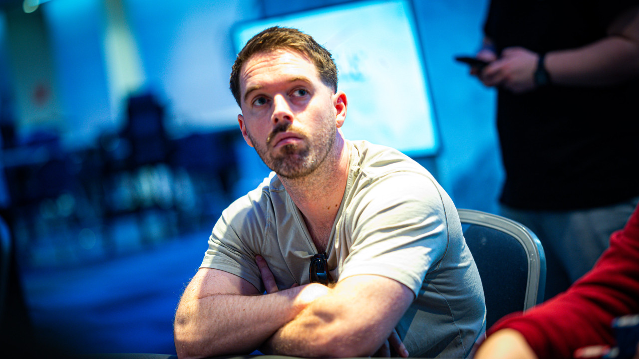 ¡Quedan solo 2 mesas! James Gavaghan se despide en 13r puesto