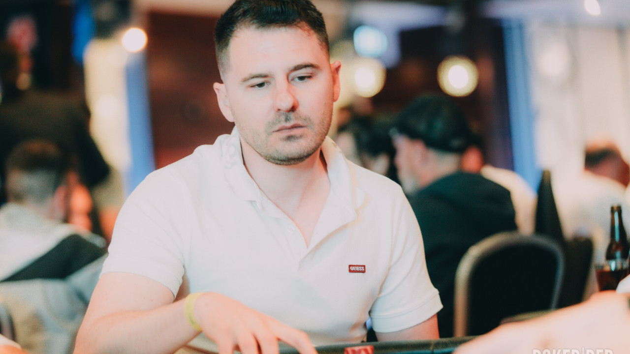 Rubén Cortés no consigue levantar su stack y está fuera del Día 1B