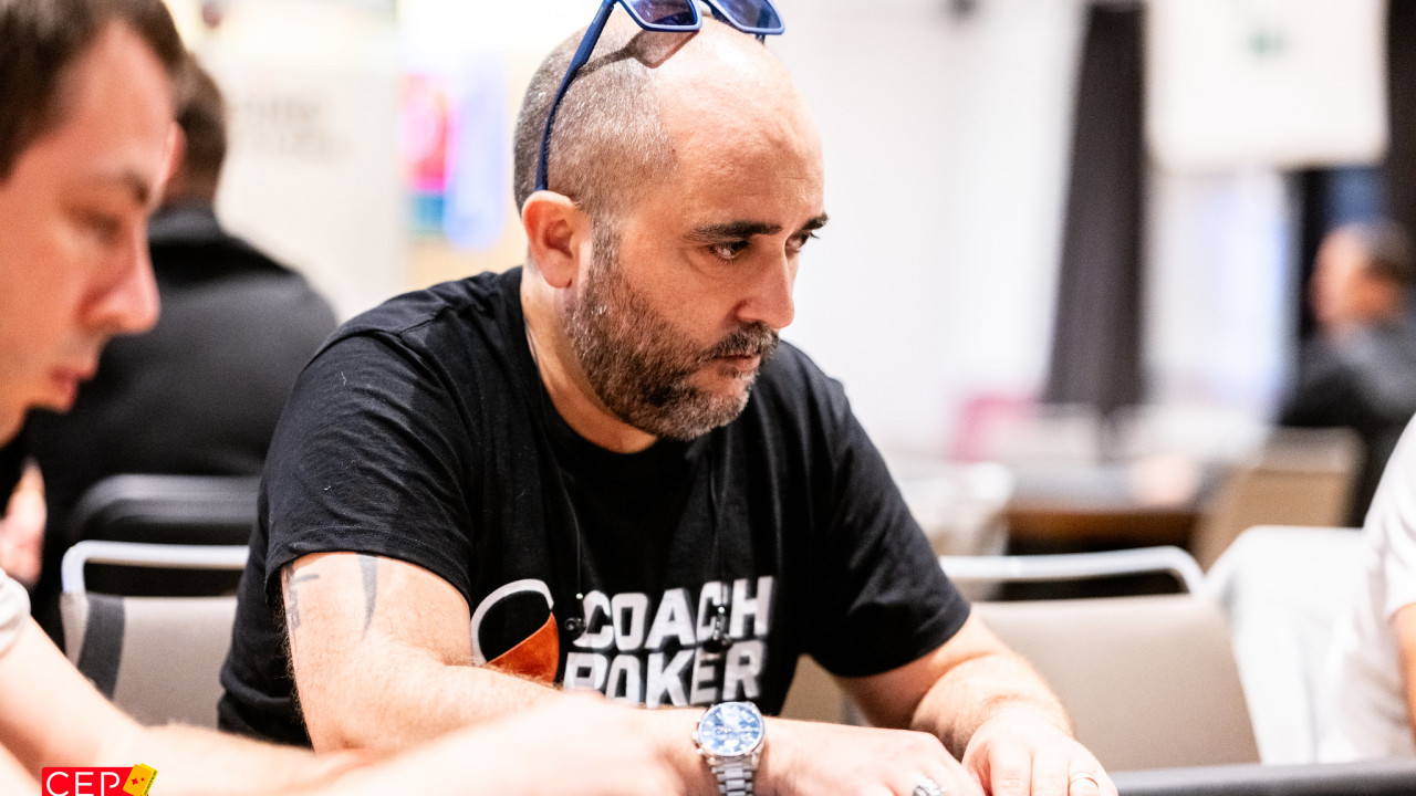 Sergio Caballero "Barcelonapoker" ha estado en problemas en las primeras manos
