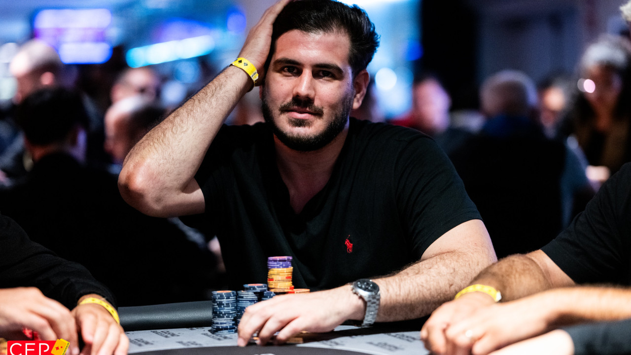 Marcos Thielke intenta cazar un farol y se estrella contra top full