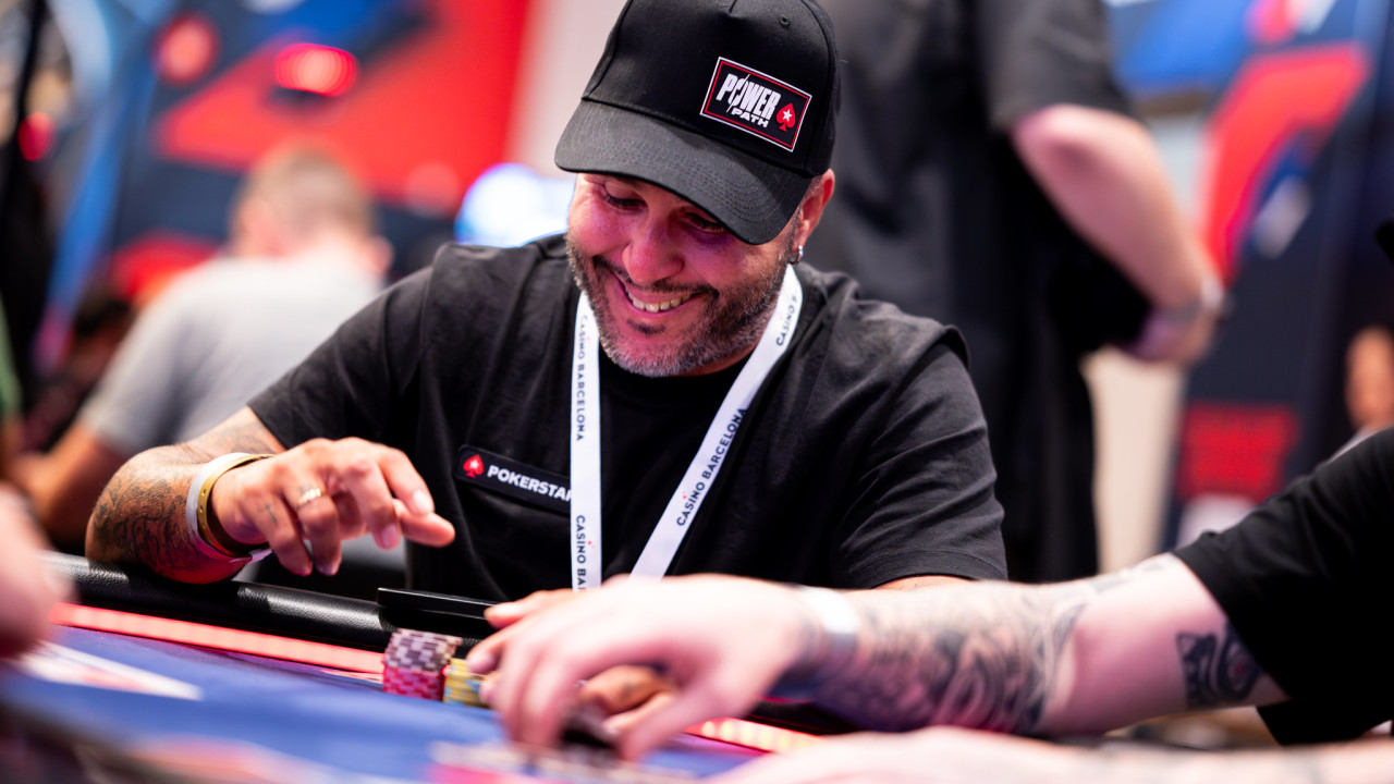 Kiko Rivera debuta en el EPT... ¡y se dobla en el primer nivel!