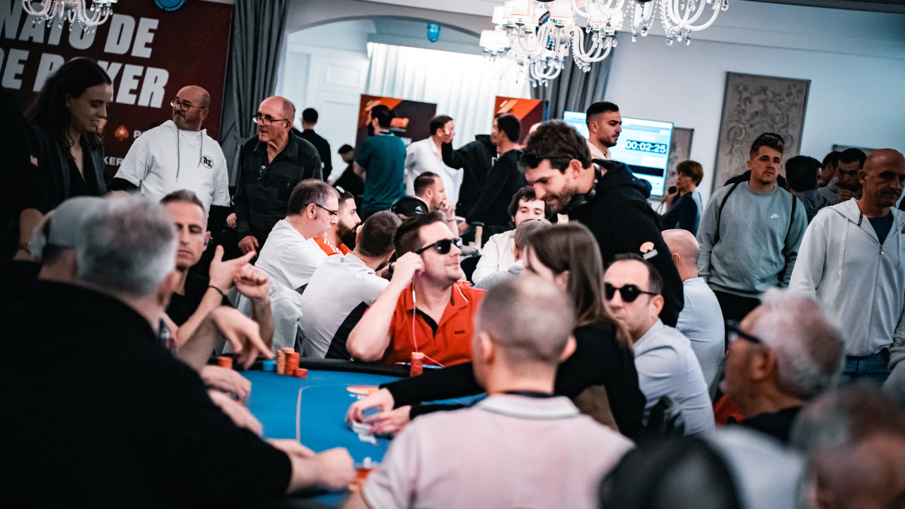 16 jugadores liderados por "Cachón" volverán al Día 3 del Main Event