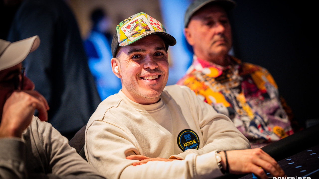 Pablo Lario, campeón de Noche de Poker, ya está sentado en el Día 1C