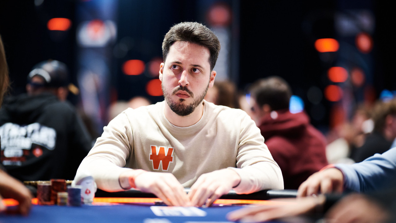 Adrián Mateos vuelve al stack inicial