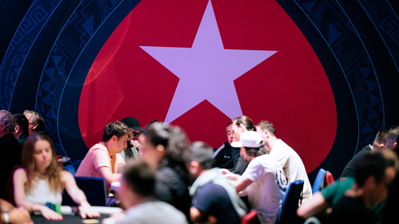 Ocho españoles tres mesas left del Mystery Bounty