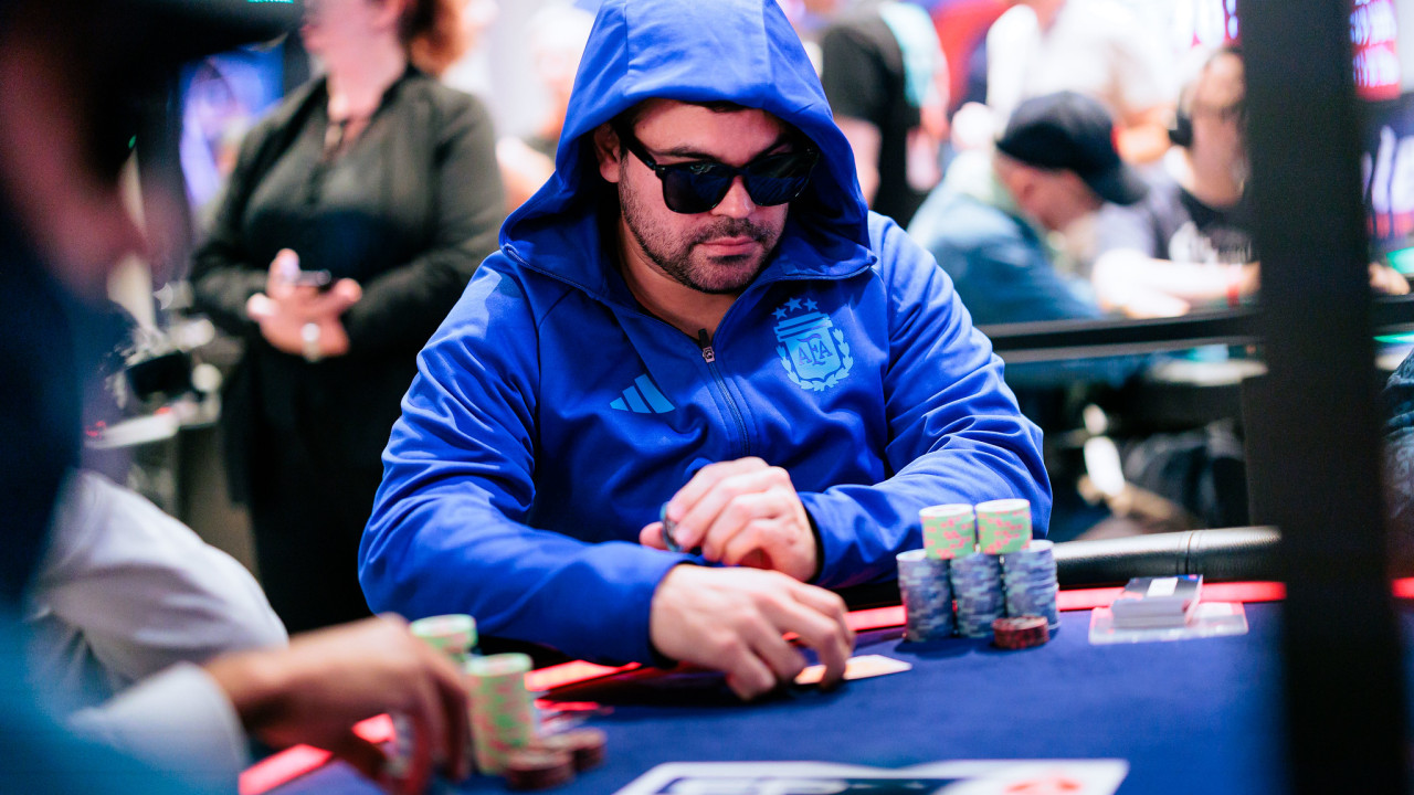 Alejandro Romero se estrella contra Anton Suárez