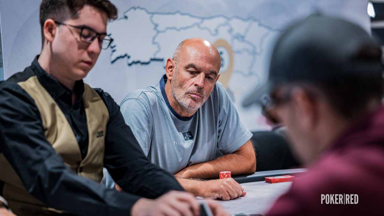 ¡Pere Estatuet se dobla gracias a no esperar a que sean suited!