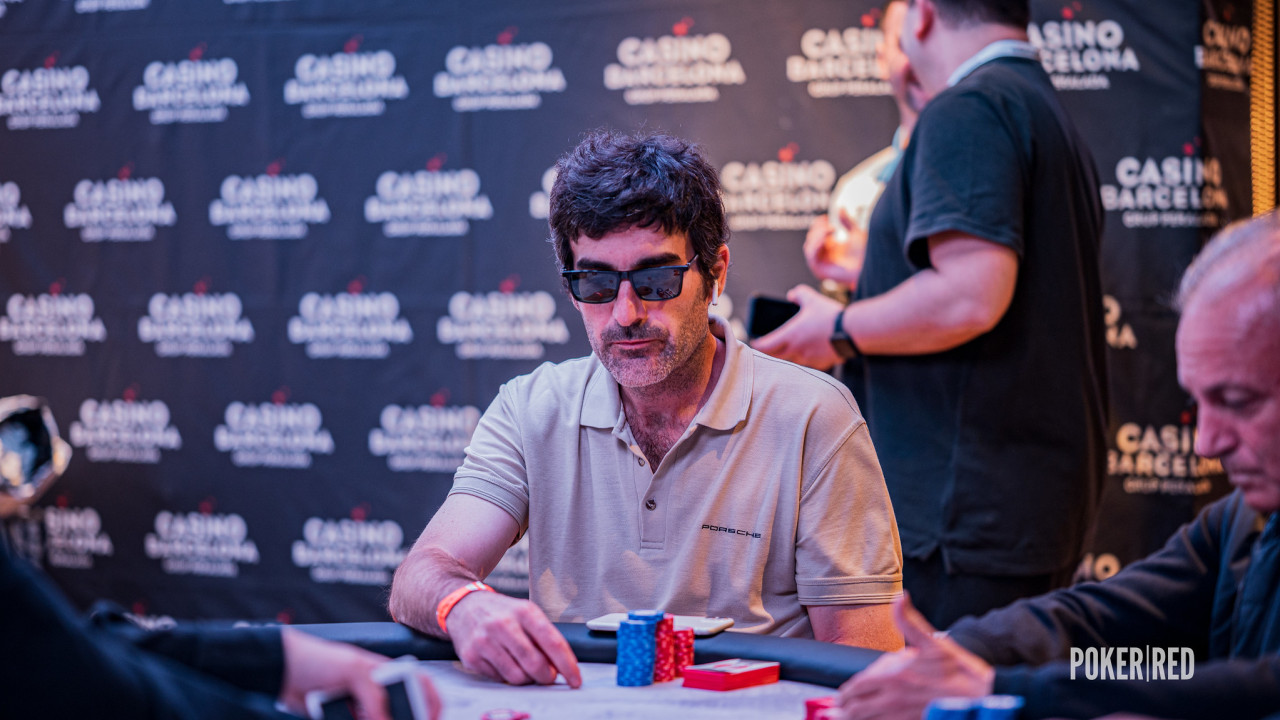 ¡Stacks a la vuelta del primer descanso del Main Event!