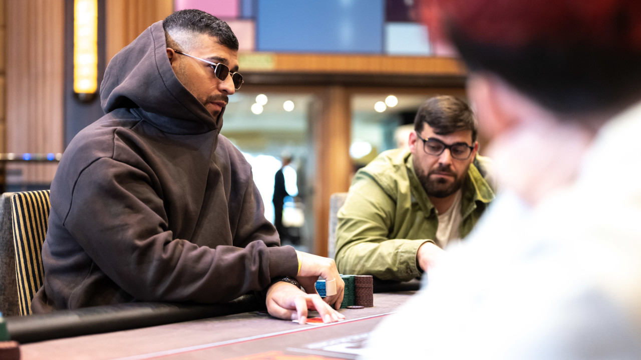 Omar del Pino tira de pelocho para salvar el cuello