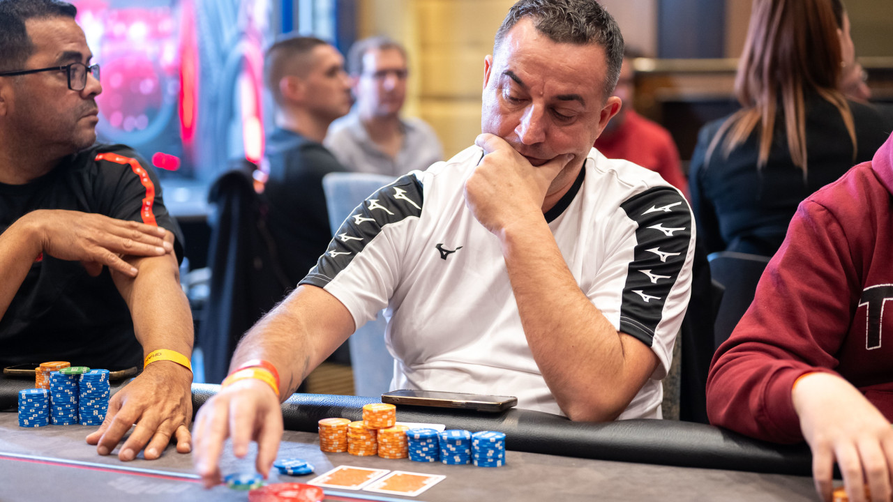 ¡Las vocales triplican a Alberto Martín!