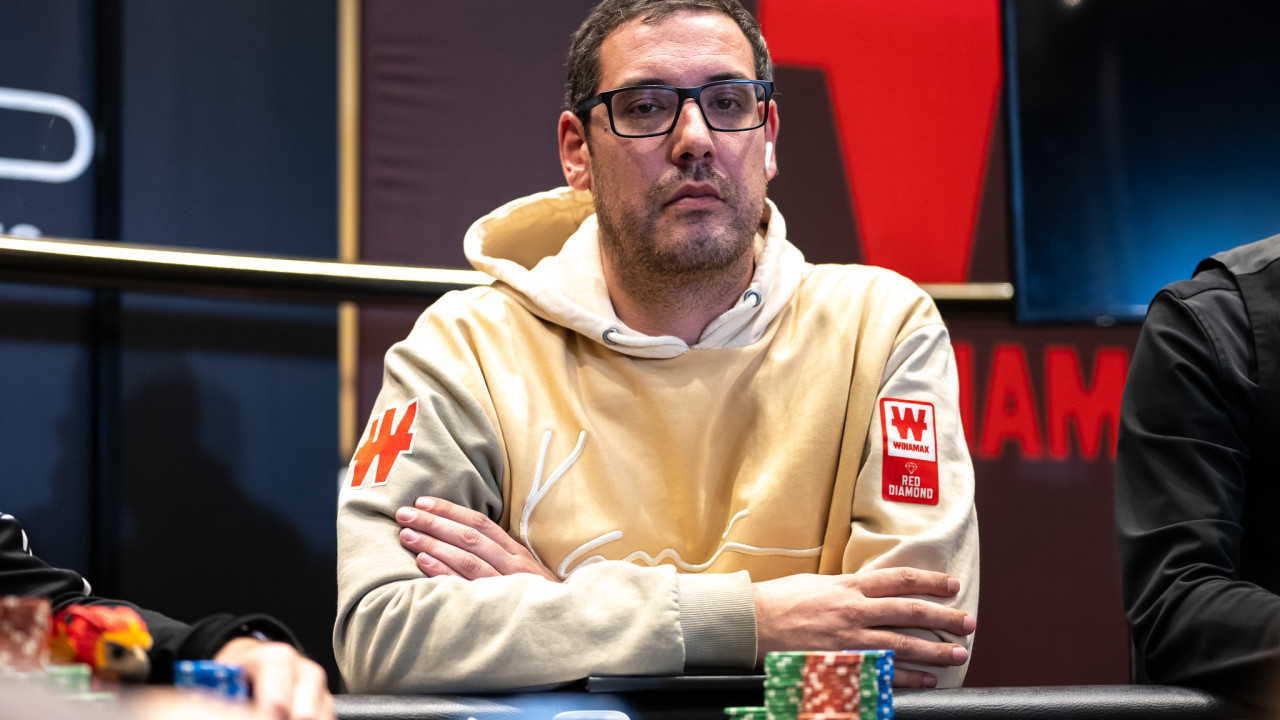 ¡Carlos Correia es el chip-leader provisional de los 92 jugadores left!