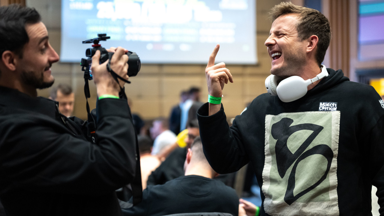 Bogdan Tapu se monta en cohete