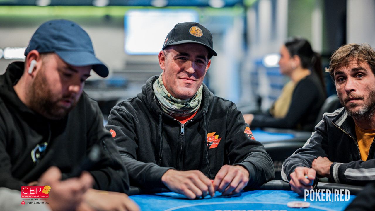 ¡Jordi Granell se dobla con escalera de color contra color al as!