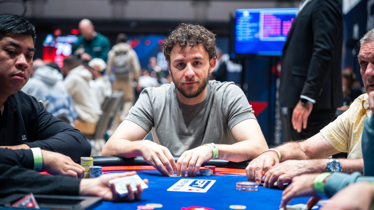 Un riverazo tumba a René Lázaro