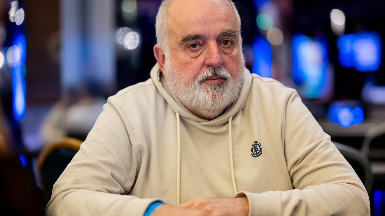 Antonio Ruiz pega el truco y elimina al primer jugador del día