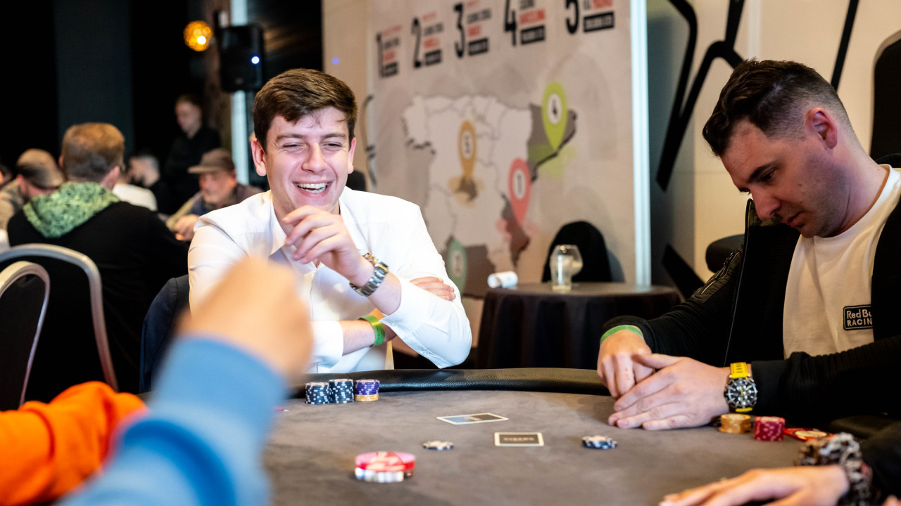 Miguel Lucas vuelve de entre los muertos en dos manos