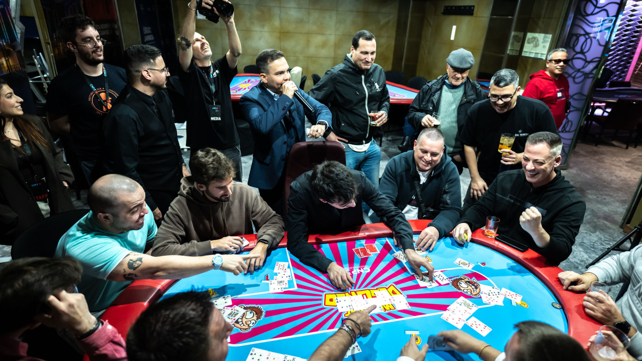 El Deglingo agita la noche en Casino Admiral Sevilla