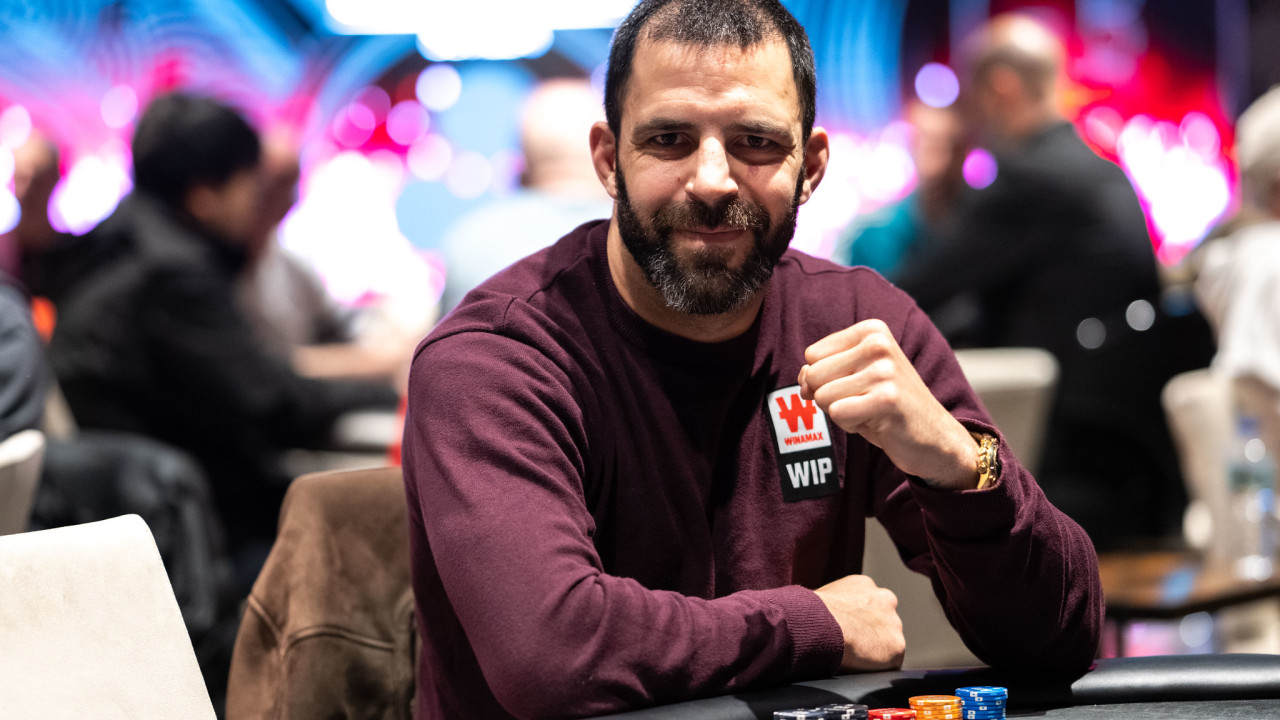 César Alonso, invitado WIP, ya está sentado en el Main Event