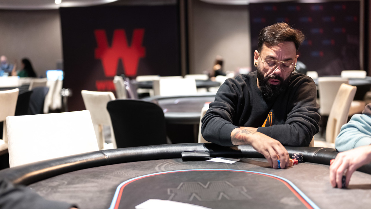 Nuno Andrade lleva su stack por encima del inicial