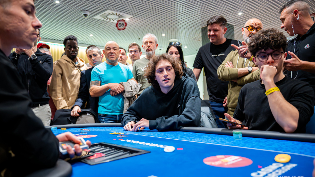 Nikolaos Oikonomou es el bubble boy en el Main Event