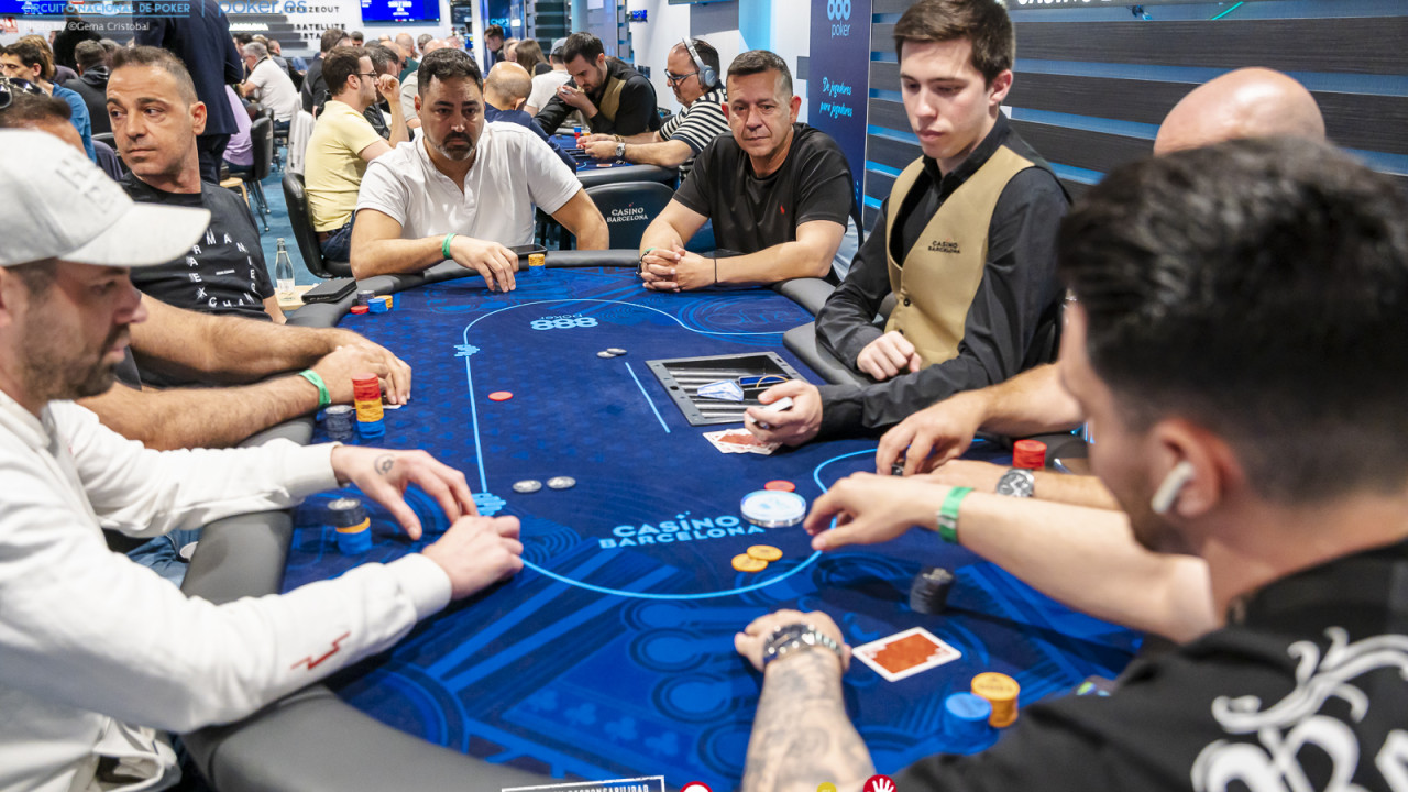 Receso de 60' en el Main Event para cenar