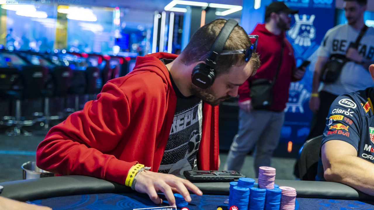 Félix Perelló (12º) y Álex Baena (11º) caen a la vez en el Main Event 