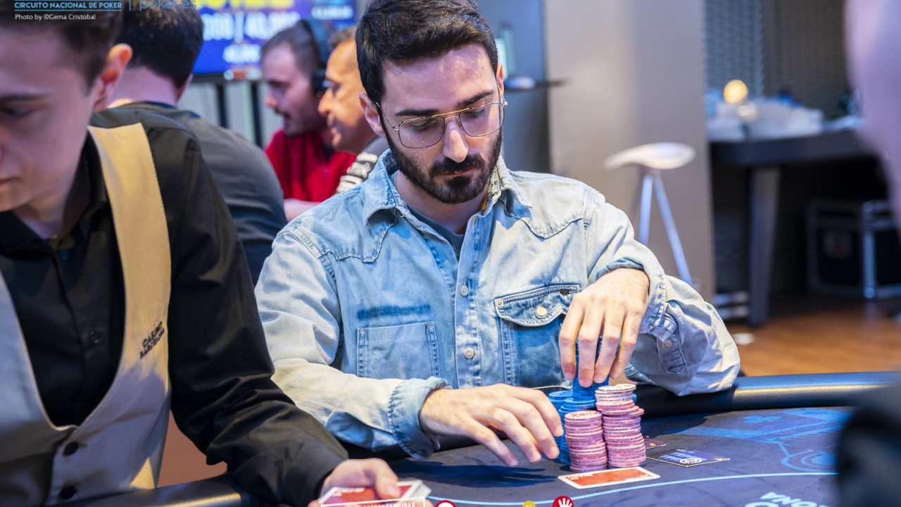Albert Flores se suma a la lista de bajas en el Main Event