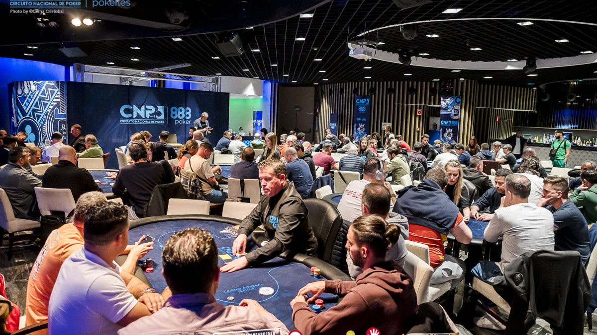 La poker room de Casino Admiral Sevilla está hasta la bandera