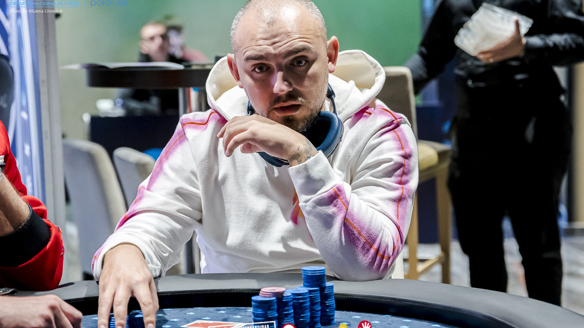 Sergii Sukhanov se come un cooler contra Fran García