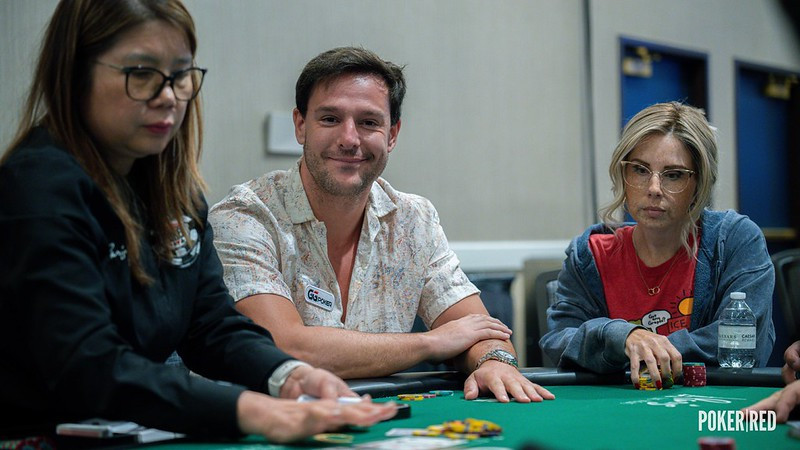 Siguen sumándose españoles en el Mini Main Event