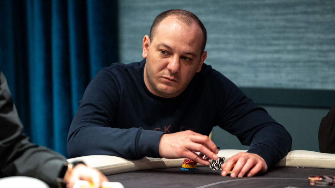 Nico Giuri, ganador del ESPT Madrid 2022, en pista en el Main Event 1B
