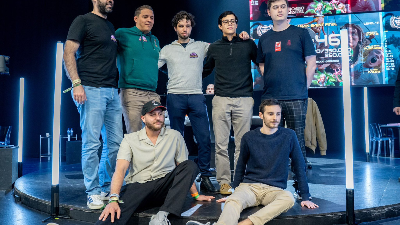 ¡Empieza la mesa final del Main Event!