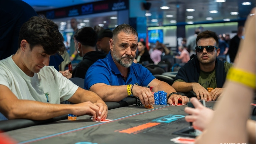 David Algarra cierra como líder y 124 jugadores avanzan al Día 2