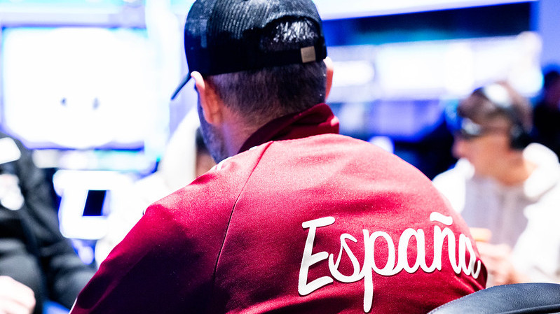 Así está la mesa con los dos españoles en el HR PLO $100K