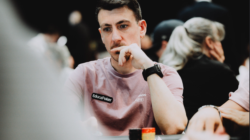 Ronda de stacks en el Día 1B del Main Event