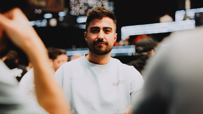 "Efecto Mariposa": Cristian Espiñeira "Chicho" cae tras una confusión preflop