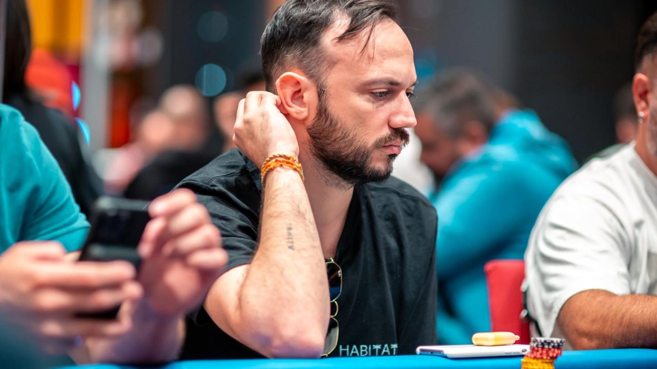 Antonio Galiana por fin mira hacia arriba