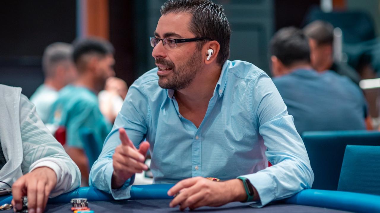 José Luis Puente "Amavis" elimina a un rival 