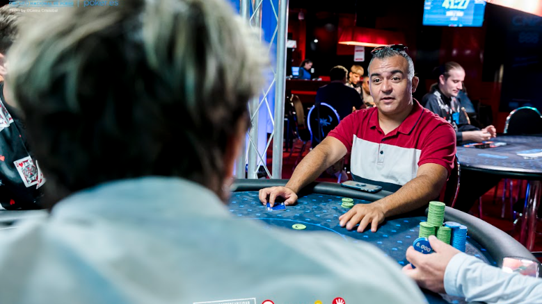 Cuatro jugadores siguen peleando por el trébol del High Roller