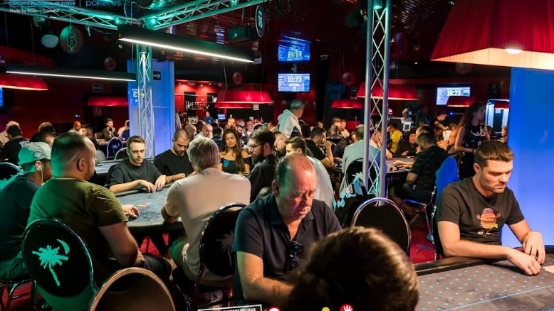Stacks clasificados Main Event Día 1B CNP888 Alicante