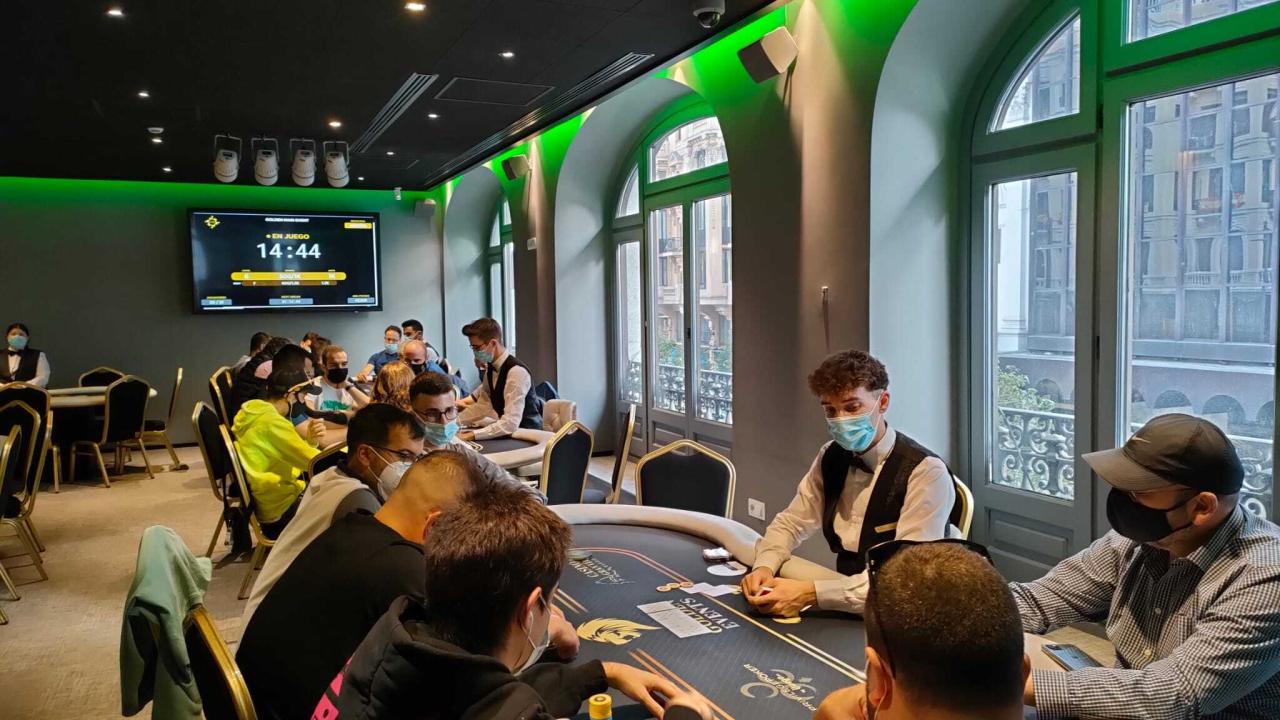 Continúa el goteo de jugadores en el Main Event