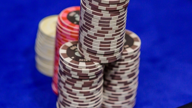 Descanso de 75 minutos para los jugadores del Main Event