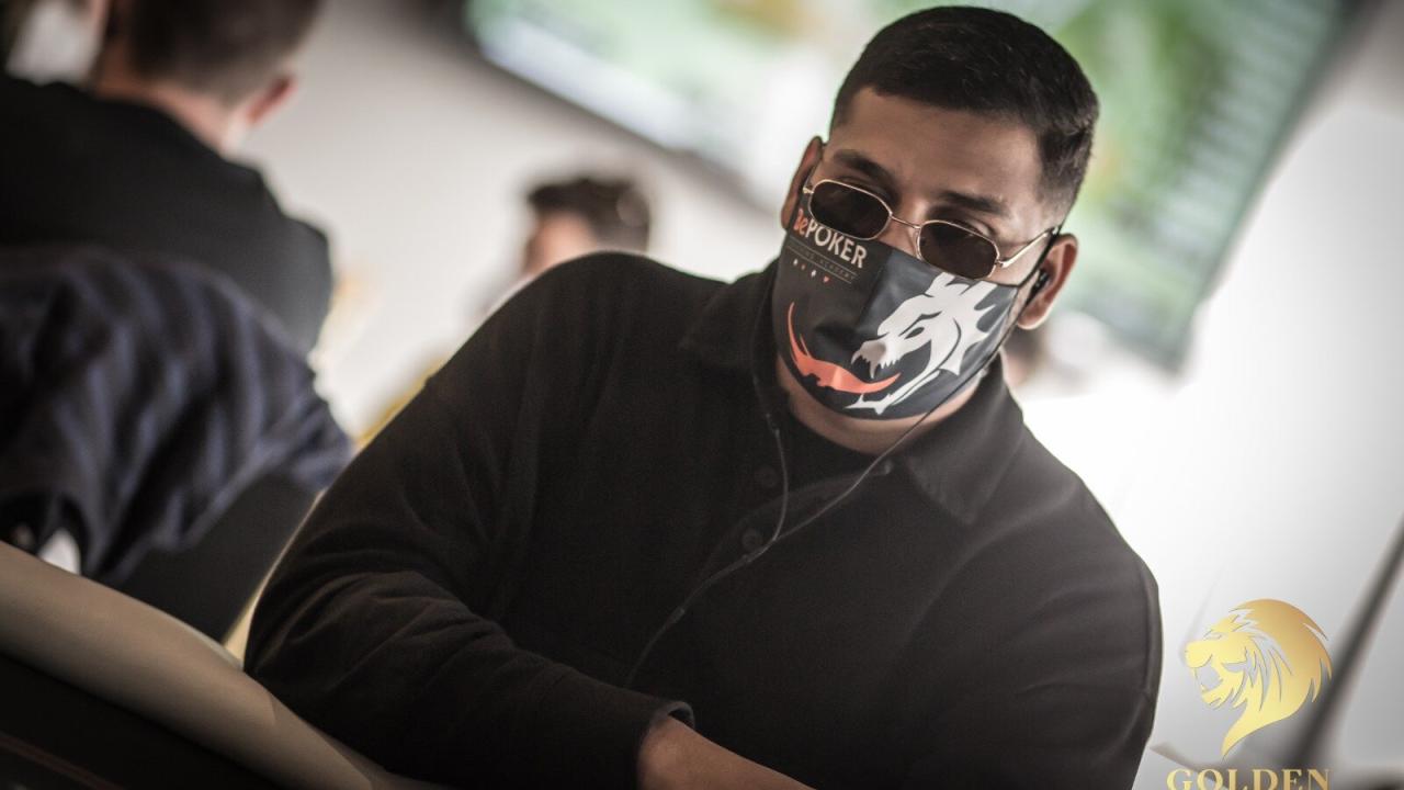 El sentidinho de Omar del Pino le salva del cooler preflop por excelencia