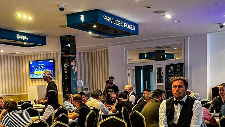Todo listo para una nueva jornada de poker