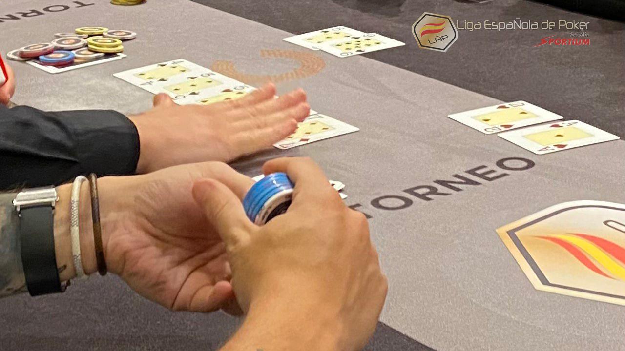 Antonio Parejas dobla su stack en un encontronazo contra "Chiquitín"