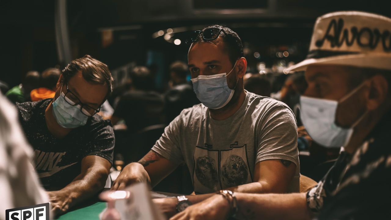 Un flip permite a Joao Costa eliminar a un contrincante