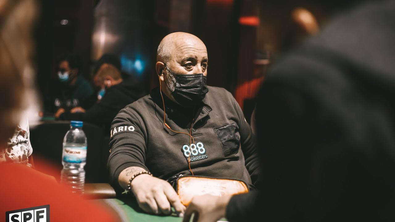 Mario "Milhoes" se queda con poco más de dos ciegas 