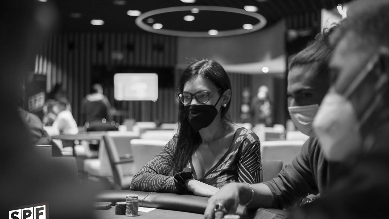 Vania Fernandes deja muy tocado a Mario Badolato 