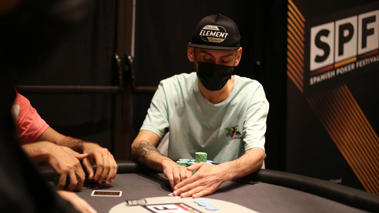 ¡Francesco le da la vuelta al heads up!